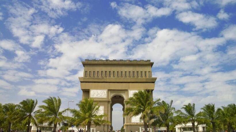 Weis Hotel Simpang Lima Semarang