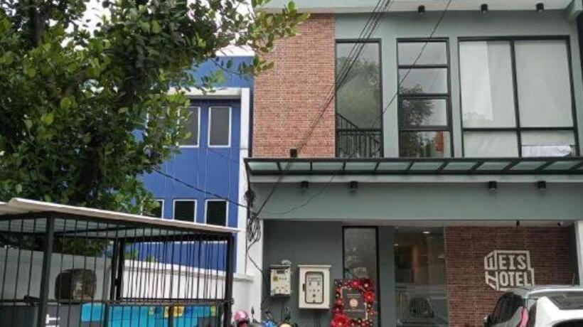 Weis Hotel Simpang Lima Semarang