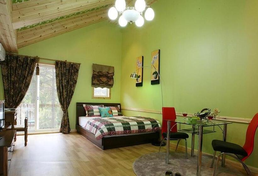 Yangyang Riverhill Pension