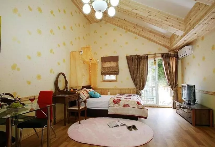 Yangyang Riverhill Pension