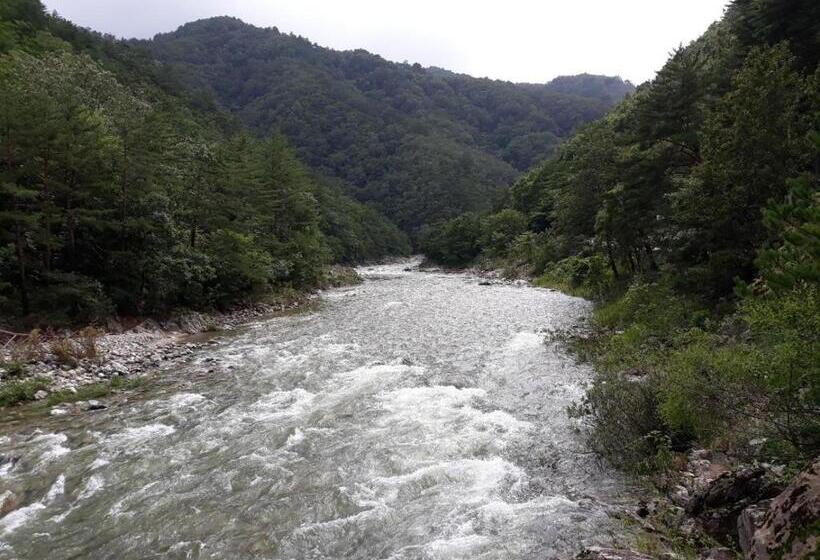 Yangyang Riverhill Pension