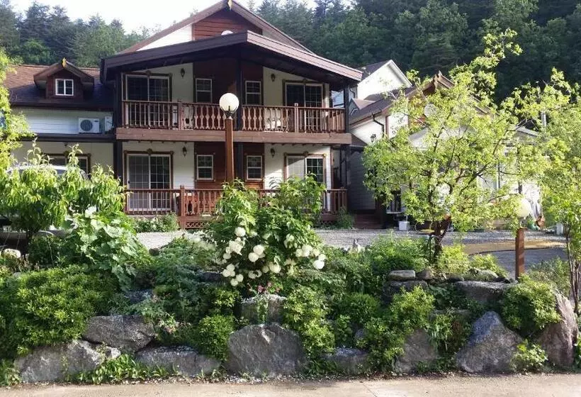 Yangyang Riverhill Pension