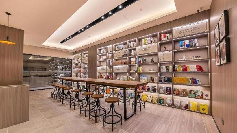 Hanting Hotel Chongqing Peiling Gaosun Pond