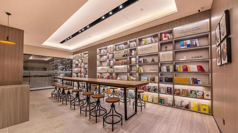 Hanting Hotel Chongqing Peiling Gaosun Pond