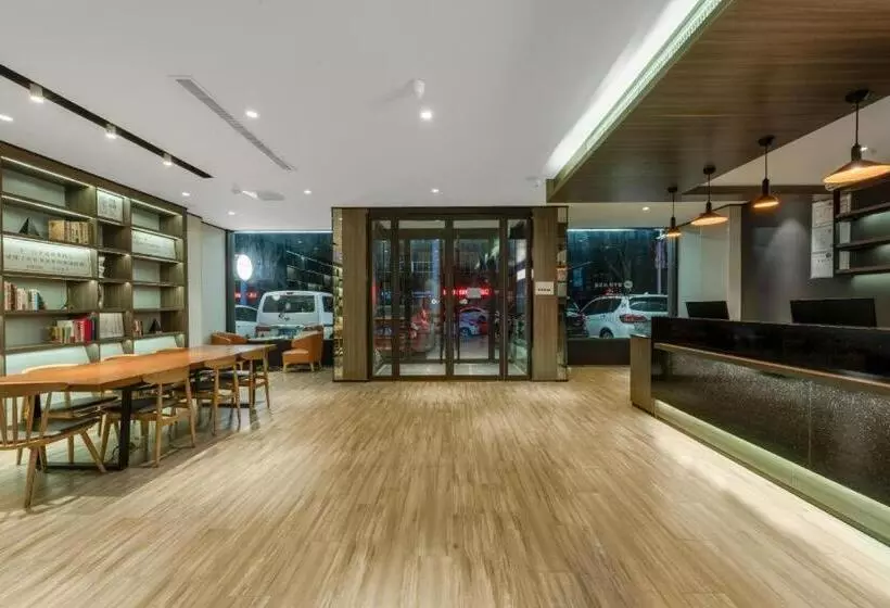 Hanting Hotel Weinan Fuping Lianhu Street