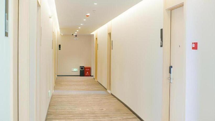 Отель City Comfort Inn Heyuan Jianji University Town Wanda Plaza