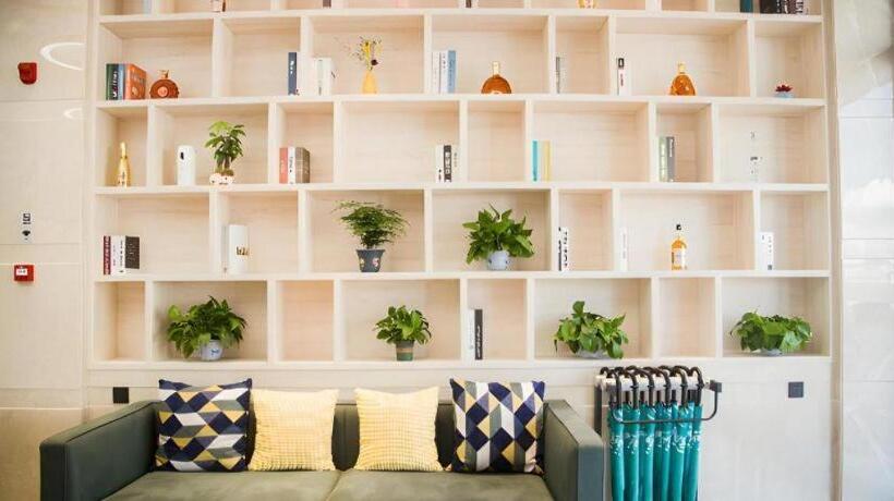 Отель City Comfort Inn Heyuan Jianji University Town Wanda Plaza