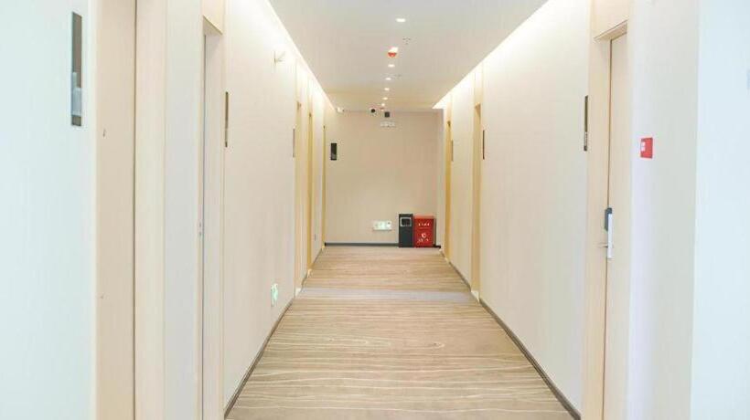 Отель City Comfort Inn Heyuan Jianji University Town Wanda Plaza