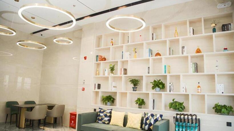 Отель City Comfort Inn Heyuan Jianji University Town Wanda Plaza