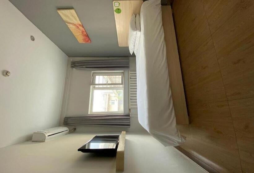 Hotel Hi Inn Weifang Railway Station Zhongbai Building