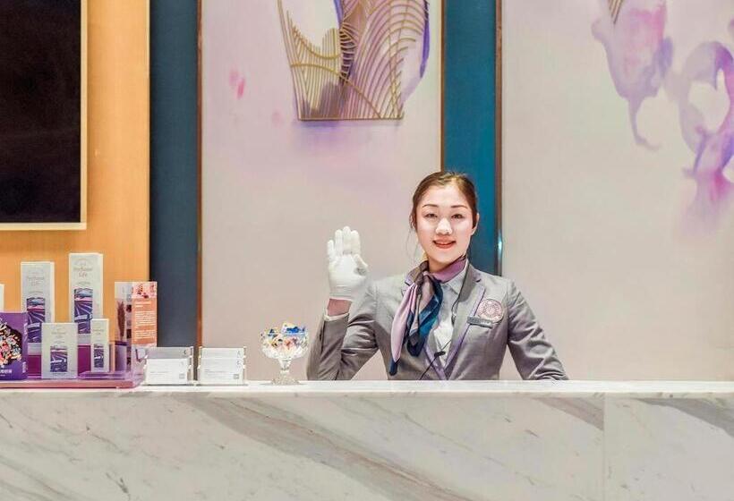 Lavande Hotel Sichuan Shehong Juxin Plaza