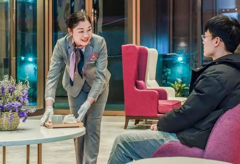 Lavande Hotel Sichuan Shehong Juxin Plaza