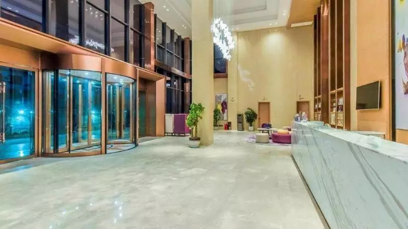 Lavande Hotel Sichuan Shehong Juxin Plaza