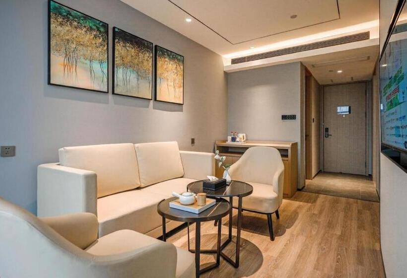 Starway Hotel Sanyuan Bus Station