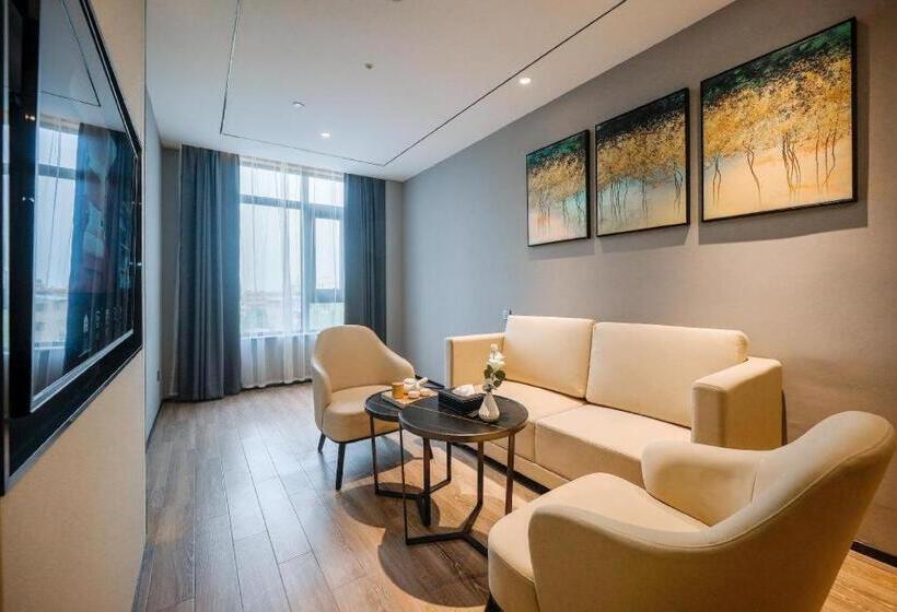 Starway Hotel Sanyuan Bus Station