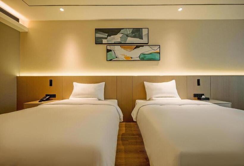 Starway Hotel Sanyuan Bus Station