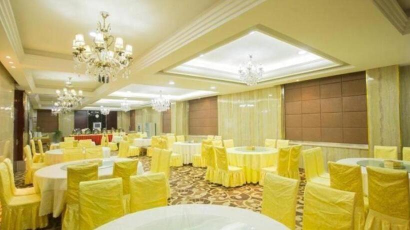 Chonpines Hotels·korla Jinxing