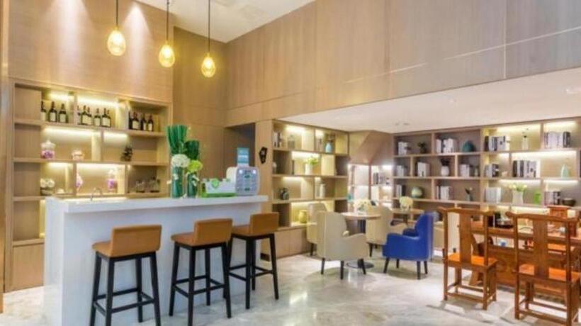 Echarm Hotel Wuhan Guanggu Walking Street Huazhong University Of Science And Technology