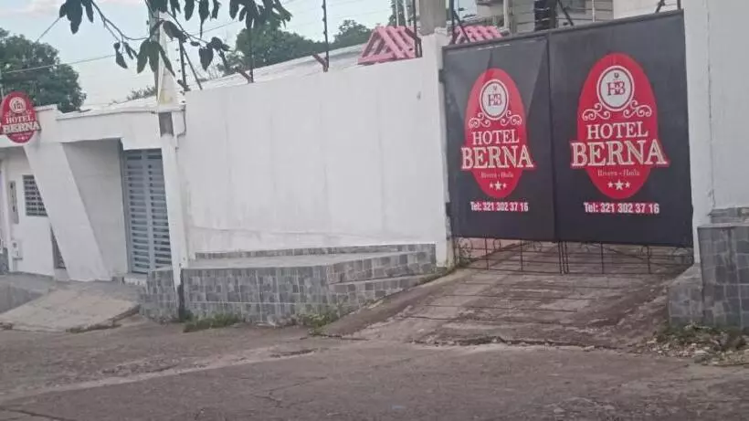 ホテル Berna