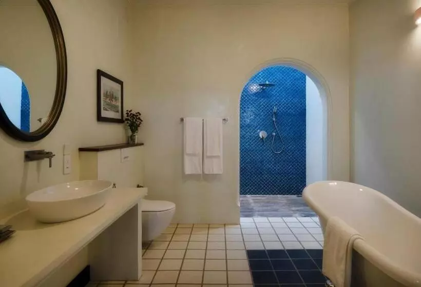 Hotelli Candella House