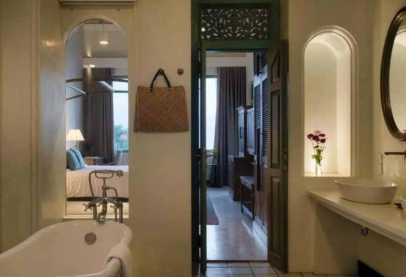 Hotelli Candella House