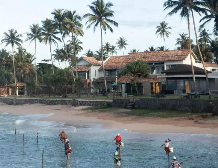 Hotelli Candella House