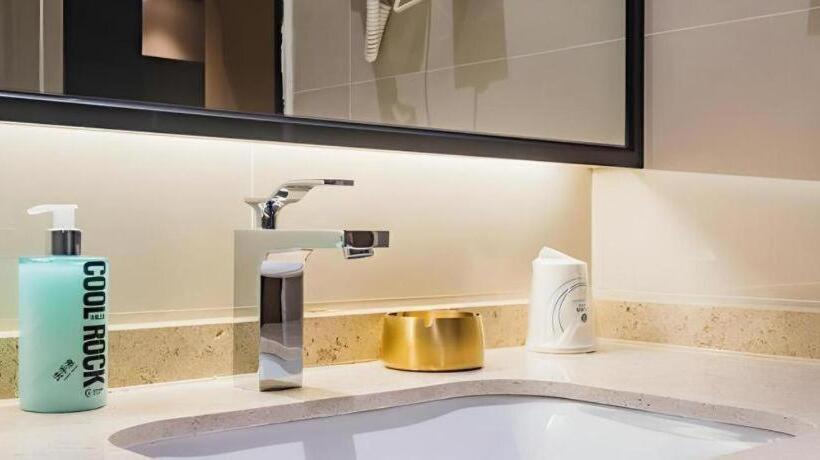 Отель City Comfort Inn Dongguan Bus East Station