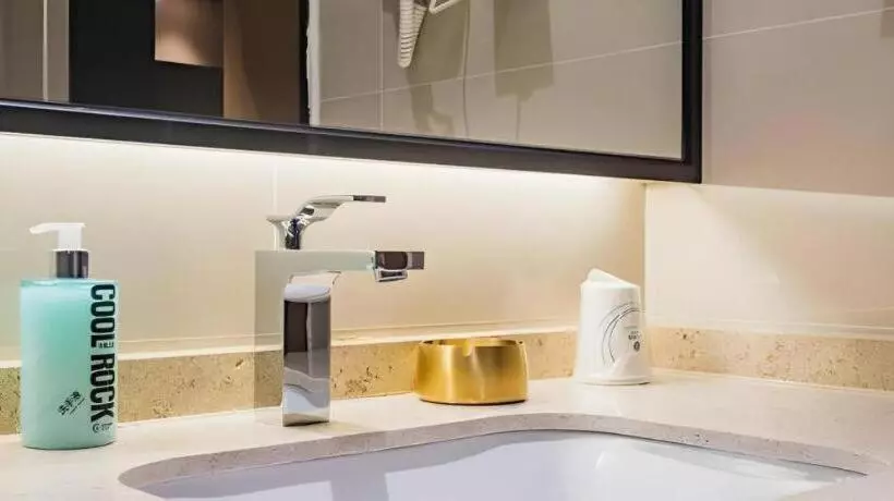 Hotelli City Comfort Inn Dongguan Bus East Station