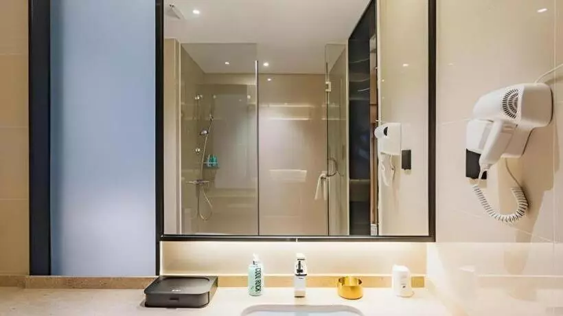 Hotelli City Comfort Inn Dongguan Bus East Station