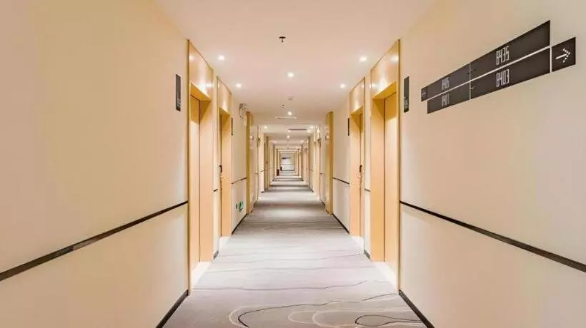 Hotelli City Comfort Inn Dongguan Bus East Station