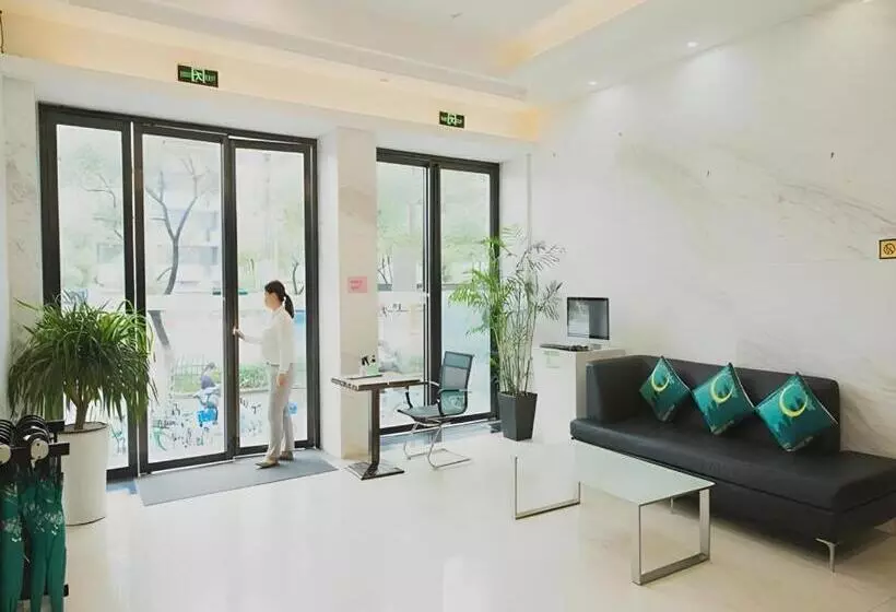 ホテル City Comfort Inn Nanchang Bayi Square Metro Station Wushang