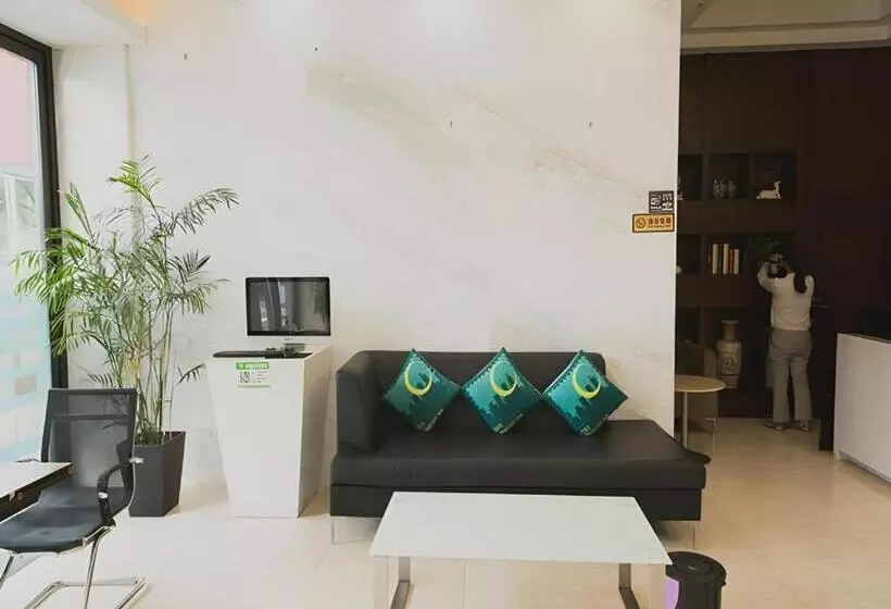 ホテル City Comfort Inn Nanchang Bayi Square Metro Station Wushang