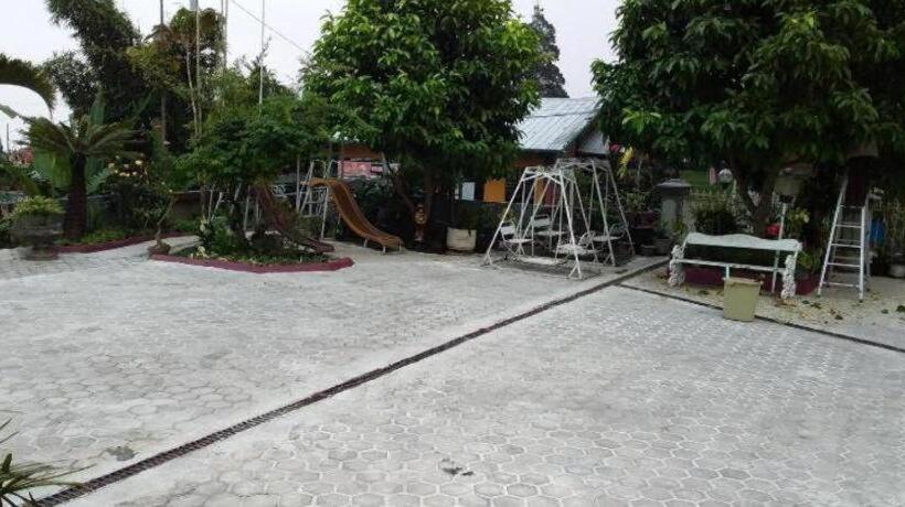 Hotel Komajaya Komaratih