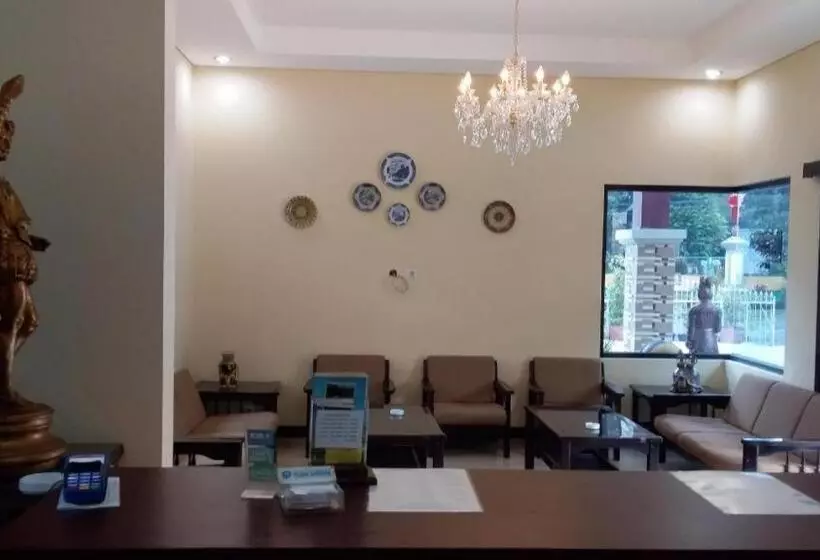 Hotelli Komajaya Komaratih