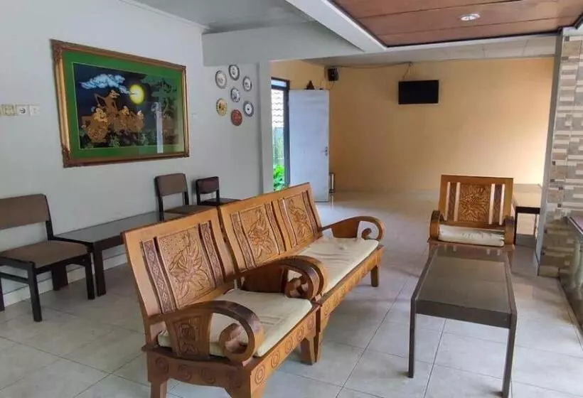 Hotelli Komajaya Komaratih