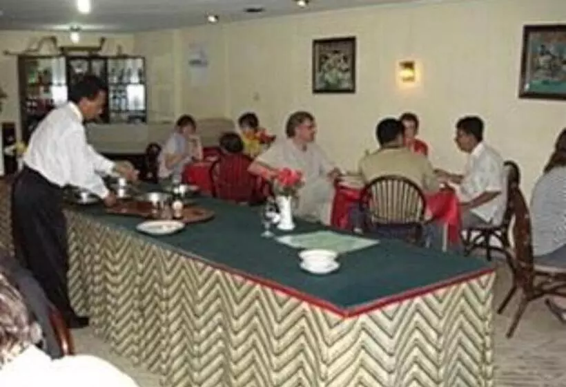 Hotelli Komajaya Komaratih