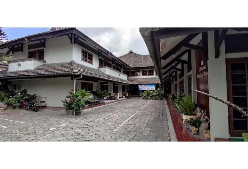 Hotel Komajaya Komaratih