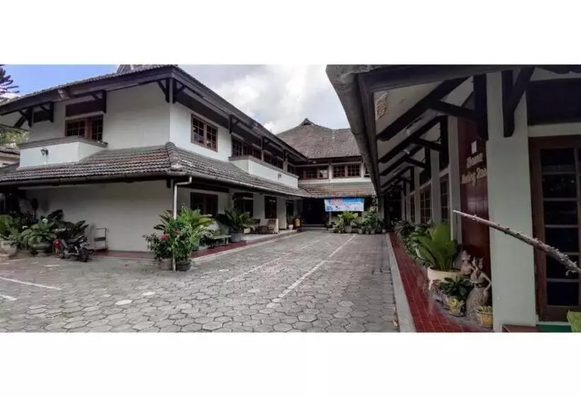 Hotelli Komajaya Komaratih