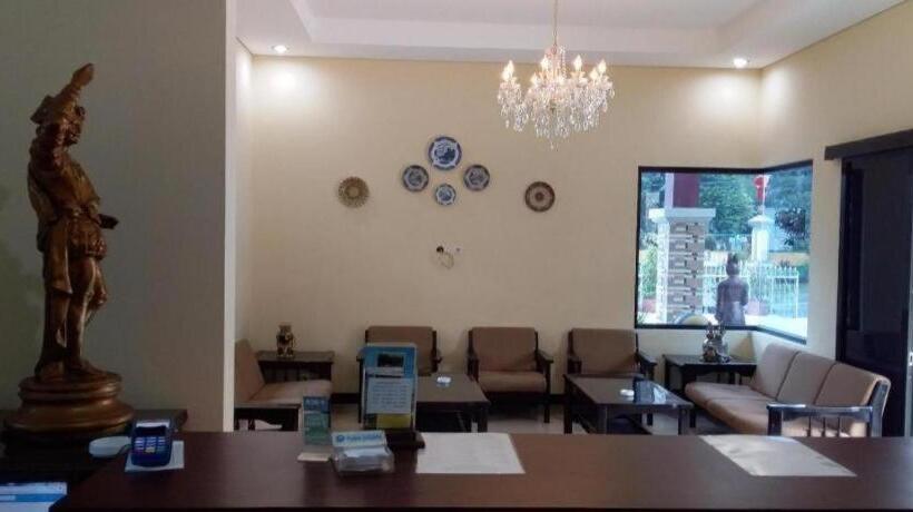 Hotel Komajaya Komaratih