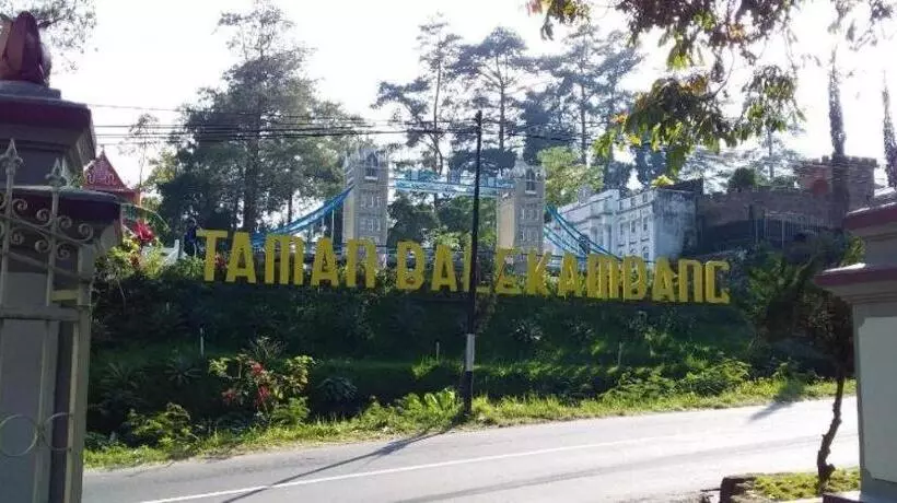 Hotelli Komajaya Komaratih