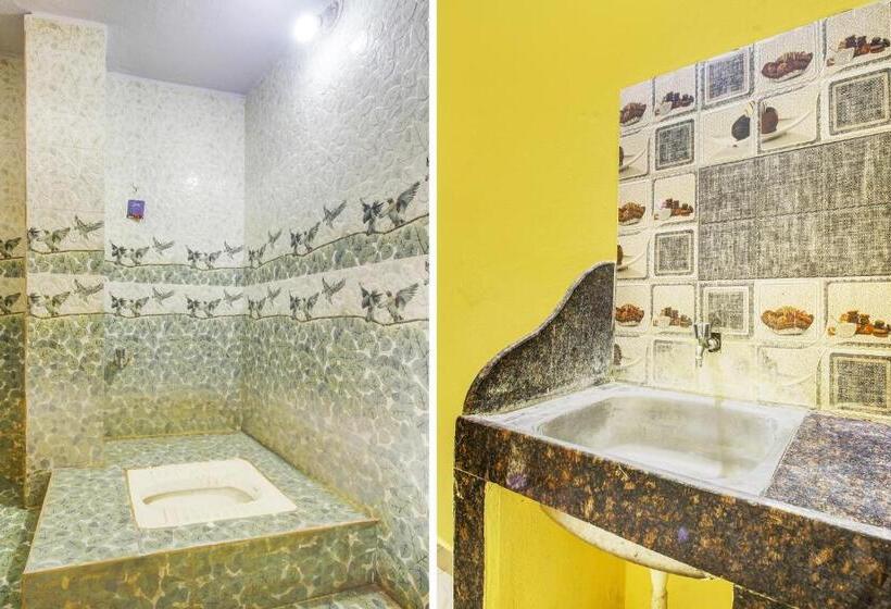 בית מלון כפרי Oyo A1 Guest House