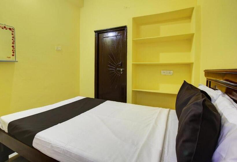 בית מלון כפרי Oyo A1 Guest House