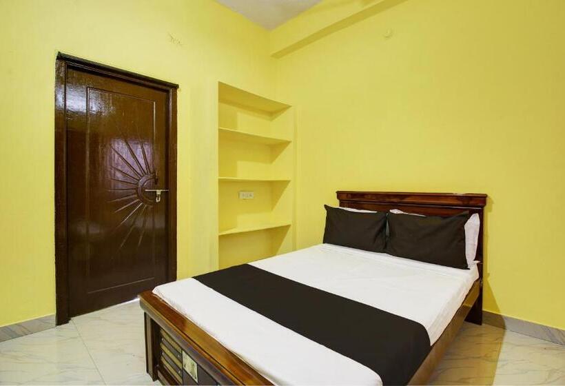 בית מלון כפרי Oyo A1 Guest House