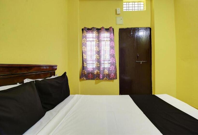 בית מלון כפרי Oyo A1 Guest House