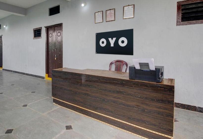 בית מלון כפרי Oyo A1 Guest House