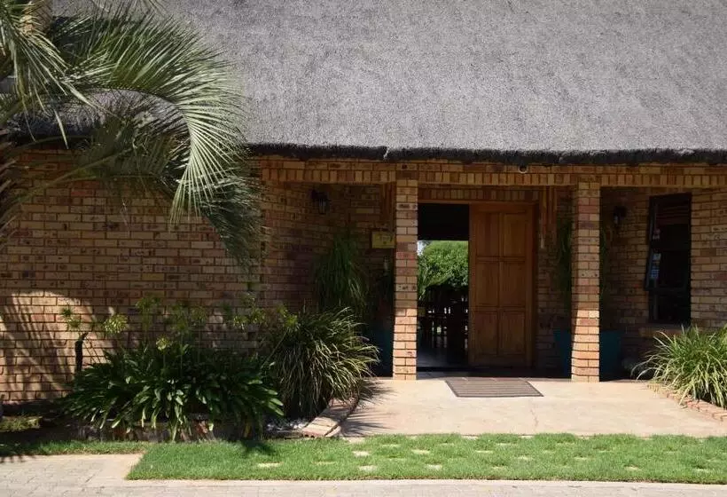 Majatalo Setlhare Guest Lodge