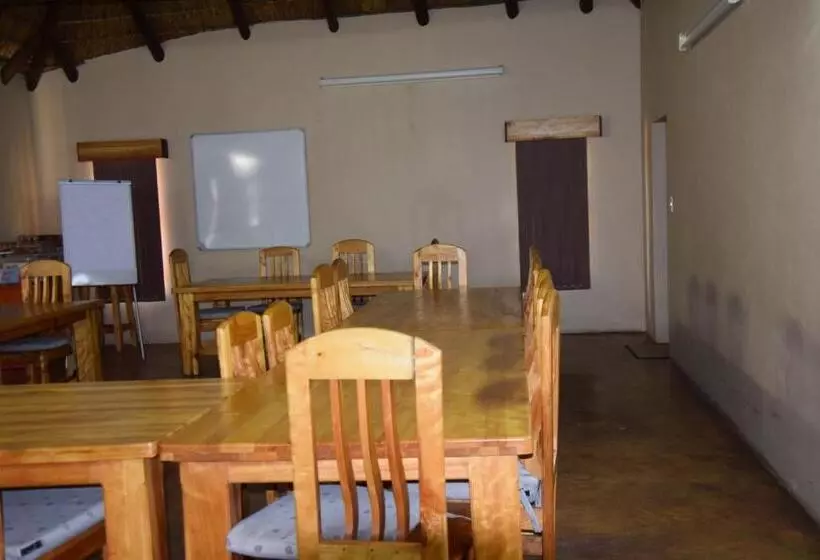 Majatalo Setlhare Guest Lodge