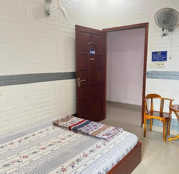 تختخواب و صبحانه Gia Tú