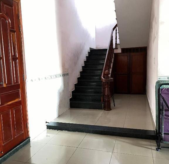 تختخواب و صبحانه Gia Tú