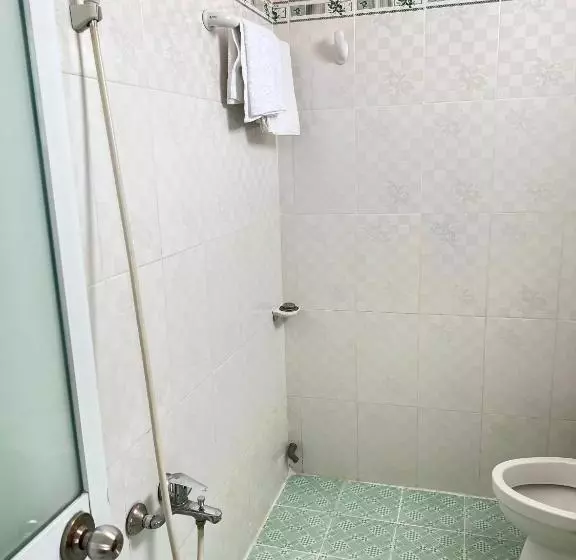 تختخواب و صبحانه Gia Tú